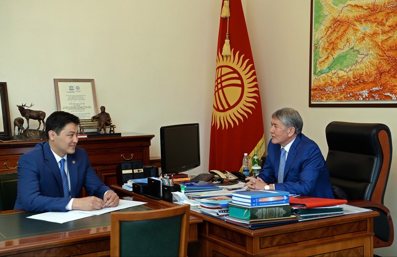 Глава Счетной палаты У.Марипов проинформировал президента А.Атамбаева об итогах деятельности ведомства за 2016 год — Tazabek