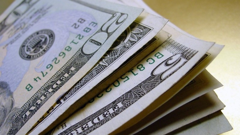 «Утренний курс валют»: Доллар продается по 68,70 сома (графики) — Tazabek