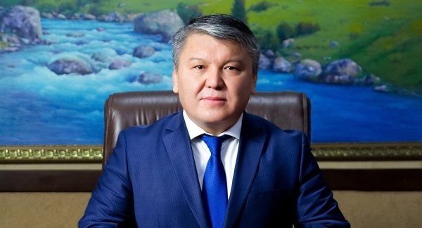 Декларация—2016: Министр экономики А.Кожошев подрабатывает преподаванием — Tazabek