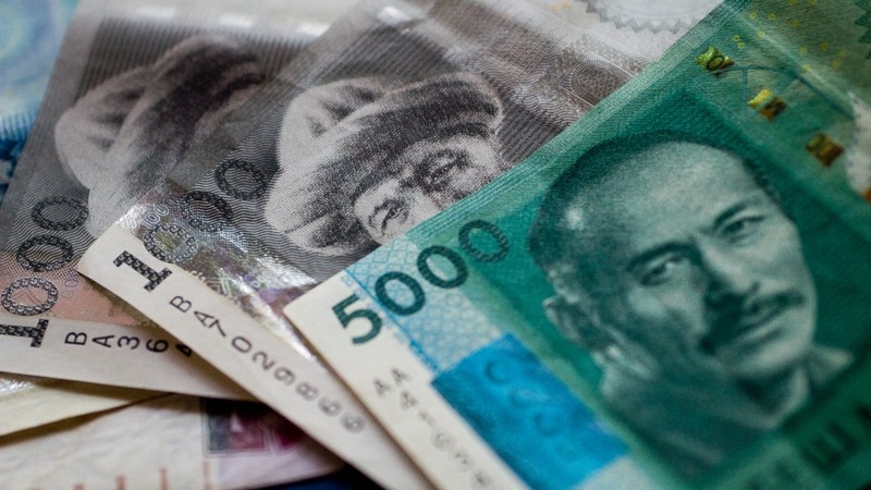 Среднемесячная зарплата в 2018 году составит 16,6 тыс. сомов, - Минфин — Tazabek