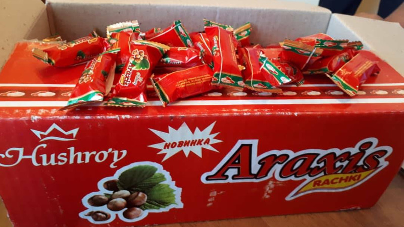 Таможенники изъяли свыше 2-х тонн контрабандных шоколадных конфет — Tazabek