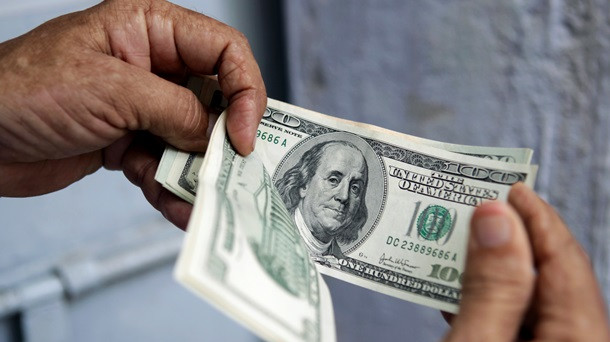 Курс валют: За 2 недели доллар США подорожал на 1,4 сома — Tazabek