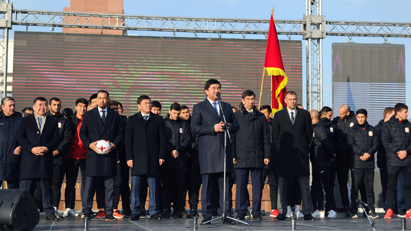 Кыргызстанда 26 жаңы мектеп спорт залы менен салынды, - премьер-министр