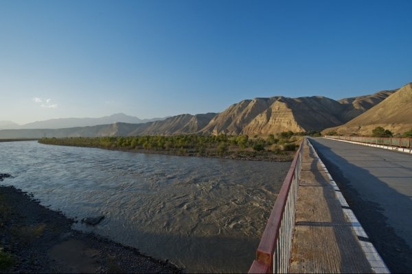 Строительство первого эстакадного моста на реке Нарын по проекту альтернативной дороги Север—Юг обойдется в $300 млн — Tazabek