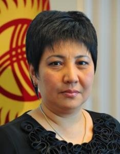 Депутат А.Кодуранова поинтересовалась, почему, если в самолетах авиакомпаний КР есть проблемы, то кыргызстанцы на них должны летать в другие страны — Tazabek