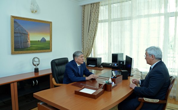 А.Атамбаев указал К.Кулматову на необходимость активизации работы РКФР по всем направлениям — Tazabek