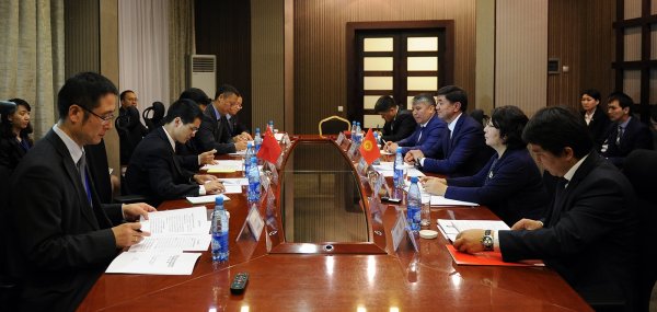 КР и КНР подписали обменные ноты по улучшению ирригационной системы и восстановлению дорог Бишкека — Tazabek
