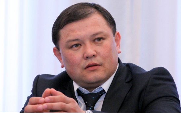 Депутат Д.Джумабеков пожаловался на качество интернет услуг, которые рекламируются как 3G и 4G — Tazabek