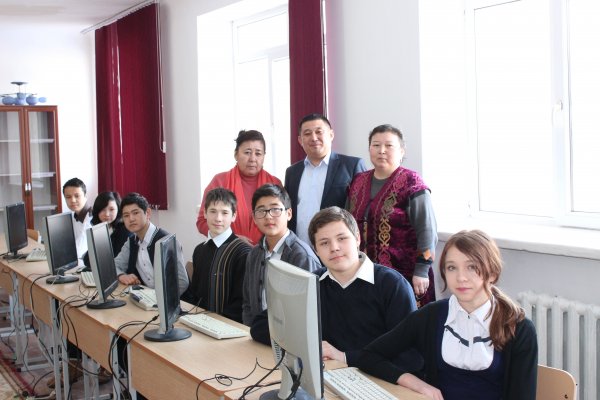 «Росинбанк» передал оргтехнику 58-й школе Бишкека — Tazabek