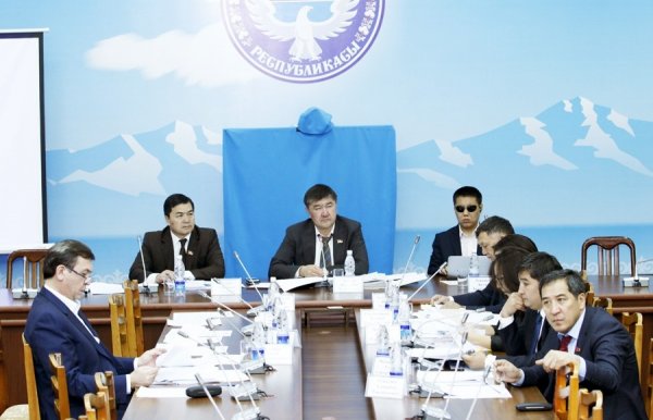 Депутаты фискального комитета отложили 5 вопросов из 7 — Tazabek
