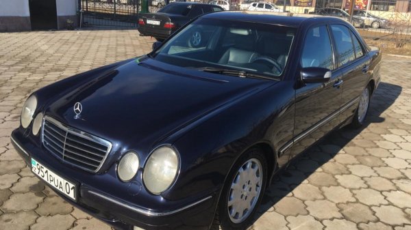 Mercedes-Benz E 320, проданный по данным Генпрокуратуры женой А.Шыкмаматова за $14 тыс., на сегодня стоит $7 тыс. — Tazabek