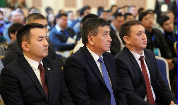 Фоторепортаж — В Бишкеке открылся VI Кыргызстанский форум информационных
технологий — Tazabek