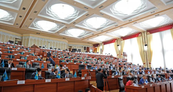 В парламенте предложили пересмотреть некоторые нормы законопроекта по рекламе на иностранных телеканалах в рамках соцпакета по цифровому телевещанию — Tazabek