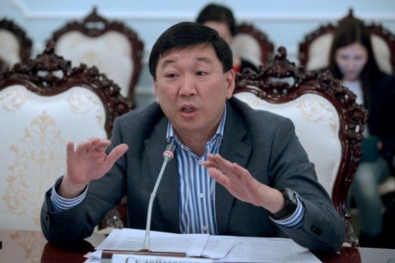 Депутат Б.Сулейманов поинтересовался, сколько стоит 1 кубометр воды в городе Ош — Tazabek