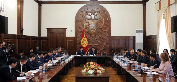 Премьер пригрозил принятием жестких мер в отношении глав ГНС и ГТС за невыполнение сборов в бюджет — Tazabek