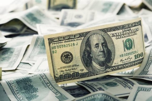 «Курс валют»: Доллар продается по 67,78 сома (график) — Tazabek