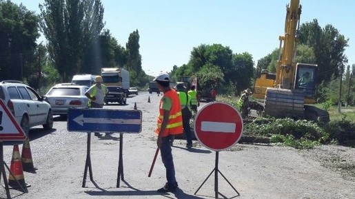 При реконструкции дороги Бишкек—Кара-Балта проложат асфальт в 15 см, - Минтранс — Tazabek