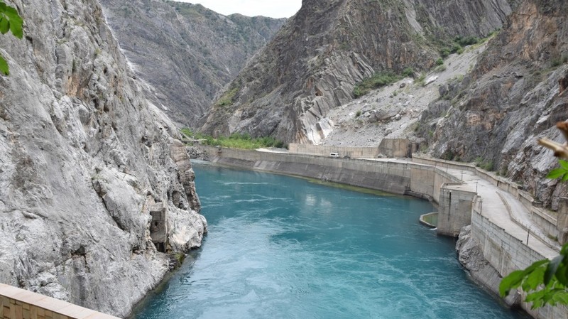 Кыргызстан начал экспортировать электроэнергию в Узбекистан по 2 цента за 1 кВт.ч, контрактный объем составляет 1,25 млрд кВт.ч на $25 млн — Tazabek