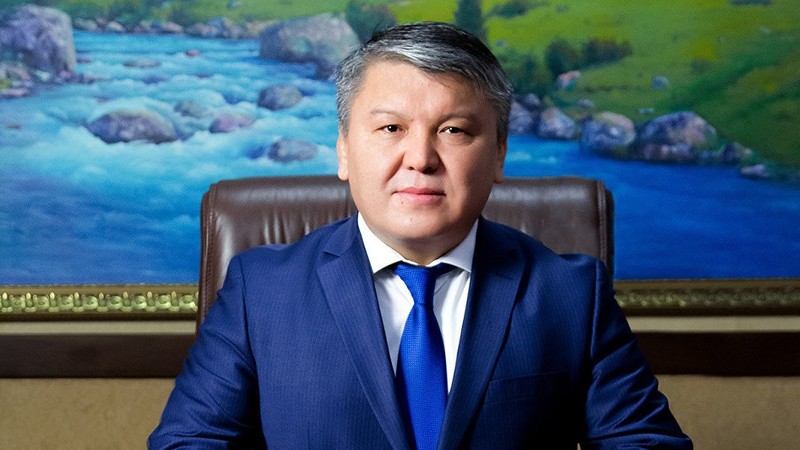 В парламенте интересуются, почему А.Кожошев не может остаться министром экономики — Tazabek