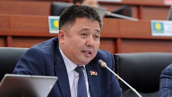 Депутат попросил Госантимонополию изучить обоснованность стоимости полета в Ош в 4500 сомов — Tazabek