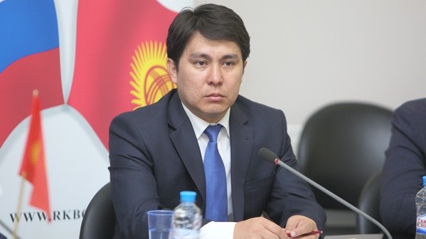 На казахско-кыргызской границе простаивает свыше 450 грузовых машин, - Минэкономики — Tazabek
