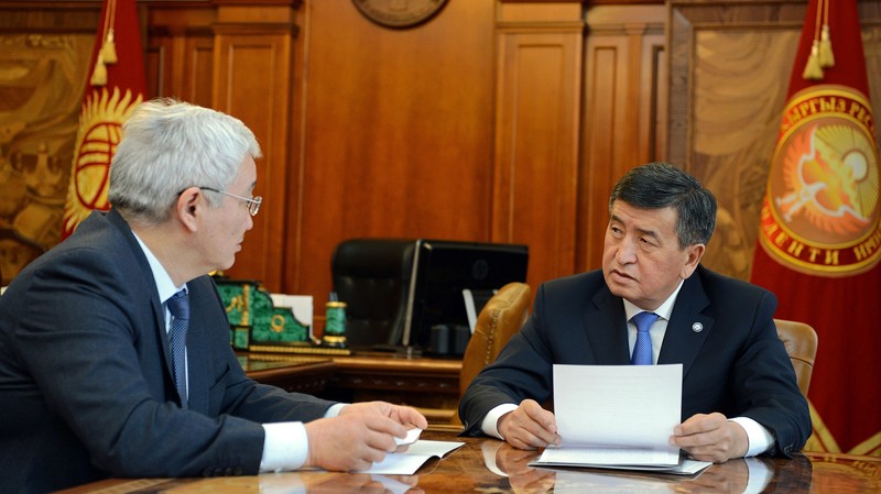 Президент С.Жээнбеков поручил Нацбанку активизировать работу по  обеспечению кредитного рынка «длинными деньгами» и снижением стоимости ресурсов — Tazabek