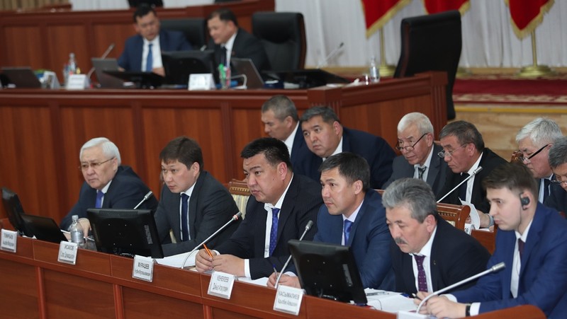 Жогорку Кенеш заслушал информацию правительства о ходе подготовки к весенне-полевым работам — Tazabek