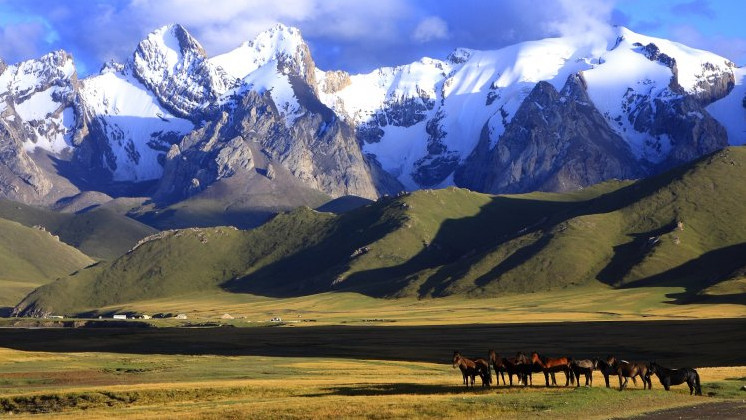 В 2017 году Кыргызстан получил доходы от приема иностранных туристов $418,2 млн — Tazabek