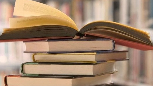 Обеспеченность школ Кыргызстана учебниками в 2016-2017 учебном году выросла на 4%, - правительство