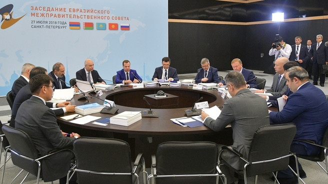 В Санкт-Петербурге начал заседание Евразийский межправсовет (список делегаций) — Tazabek