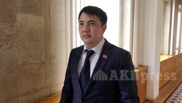 Депутат М.Маматалиев предложил усилить требования к техническому состоянию пансионатов — Tazabek