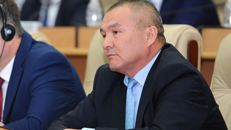 Минтранс теряет в год по 85 млн сомов из-за позднего завершения тендеров на закуп битума, - министр Ж.Калилов — Tazabek