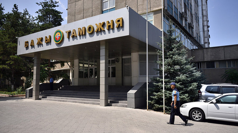 ГТС выявила факт уклонения от уплаты таможенных платежей предпринимателем на 3,9 млн сомов — Tazabek
