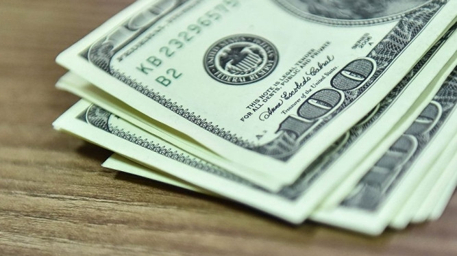 «Курс валют»: Доллар продается по 69,15 сома — Tazabek