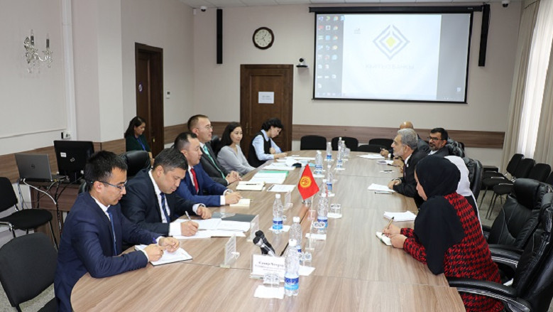 Нацбанк и МИД ОАЭ обсудили проект создания исламского банка в Кыргызстане — Tazabek