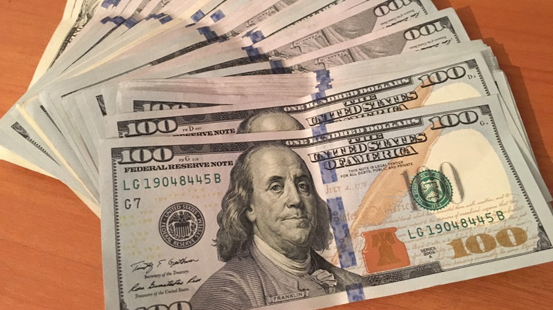 «Курс валют»: Доллар продается по 69,55 сома — Tazabek