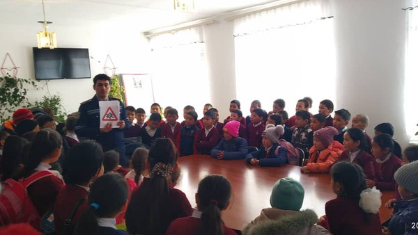 В средних школах Чуйской области проводится месячник по безопасности дорожного движения