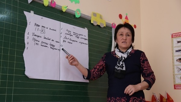 Кыргызстандагы мектептерде 752 мугалим жетишпейт (талап кылынган предметниктер)