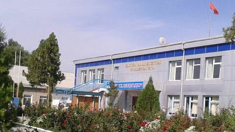 Депутат Баткен мамлекеттик университетине Рахат Ачылованын ысымын ыйгарууну сунуштоодо