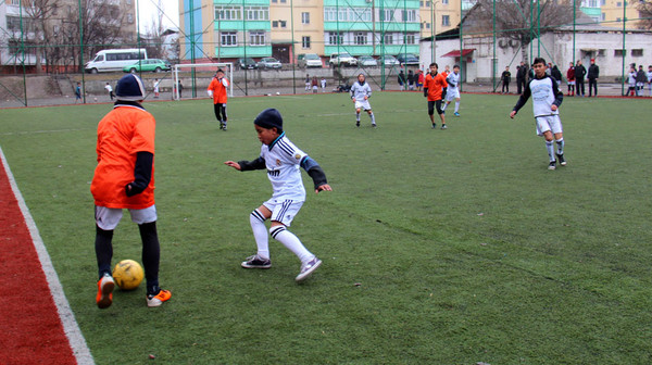 Бишкекте окуучулар арасында кичи футбол боюнча таймаш өтөт