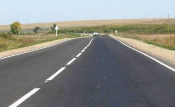 Минтранс должен провести неотложные ремонтные работы на 5 с лишним км автодороги Бишкек—Ош, - правительство — Tazabek