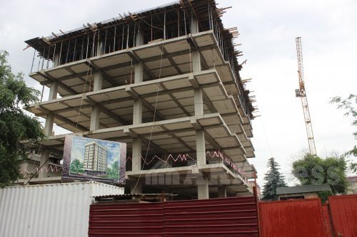 Бишкекглавархитектура отозвала разрешение на строительство у компании «Гонджа», возводящей жилой дом на Чуйкова-Орозбекова — Tazabek