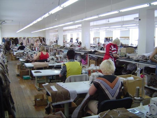 После золота и продтоваров текстильно-швейное производство является приоритетным в КР, - Госпромэнергетики — Tazabek