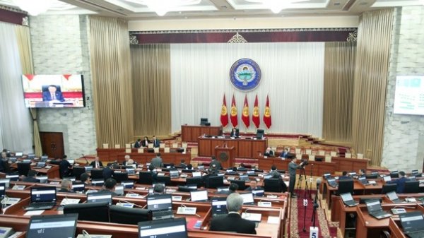 Жогорку Кенеш одобрил во II чтении законопроект о запрете рекламы на иностранных телеканалах с оговорками — Tazabek