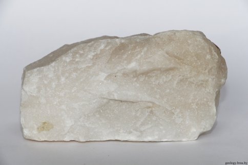 Правительство объявило повторный конкурс на разработку месторождения белого мрамора Акарт — Tazabek