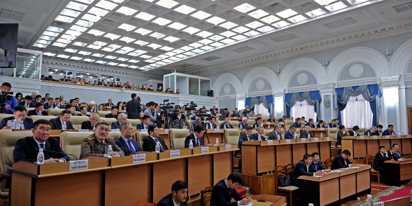 Фоторепортаж — Заседание правительства по вопросам перехода на цифровое вещание и итогах прохождения осенне-зимнего периода — Tazabek