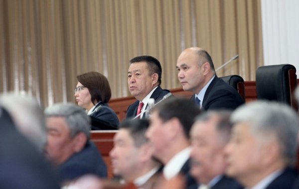 В парламенте хотят заслушать министра транспорта Ж.Калилова и комиссию по имуществу Бакиевых — Tazabek