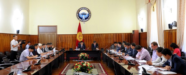 Правительство посчитало преждевременным вводить запрет на вывоз золотосодержащей руды и концентратов за пределы Кыргызстана — Tazabek