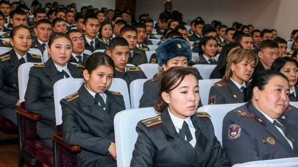 Все выпускники Академии МВД назначены на должности в ОВД, в том числе 18 девушек