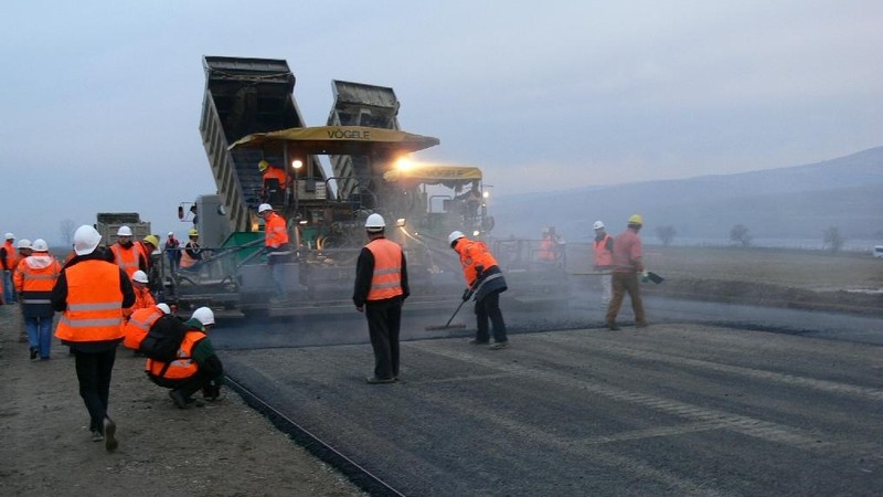 Реконструкция дороги Балыкчы—Корумду из предусмотренных 912 млн сомов профинансирована на 662 млн сомов, - Минтранс — Tazabek